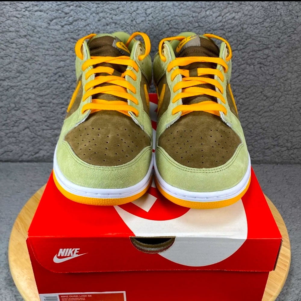 🫒 💛🥑 Nike Dunk Low Dusty Olive SZ 6.5M / 8W 🥑💚🫒 - Picture 2 of 5